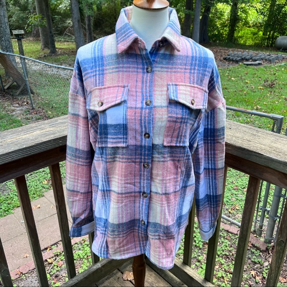 Pink plaid shirt overshirt jacket button up with pockets - Picture 5 of 14